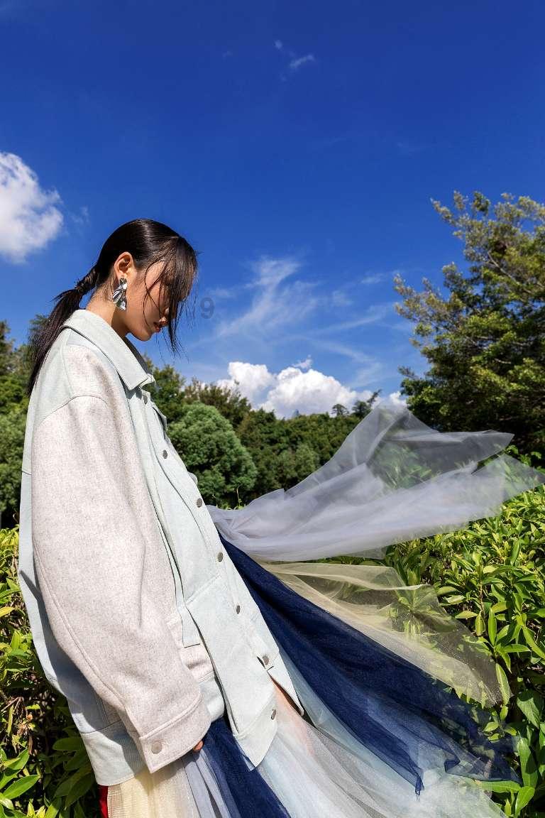 大型警车找轮胎